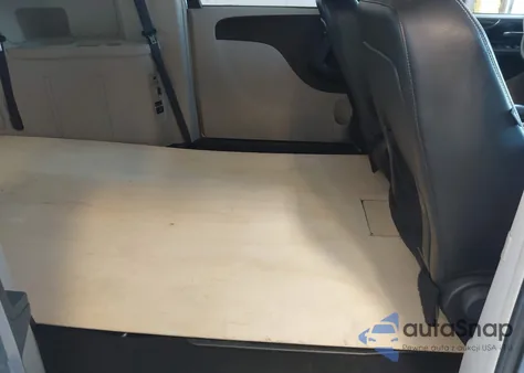 2014 Chrysler Town & Country Touring z USA, uszkodzony, nr VIN 2C4RC1BG7ER221204